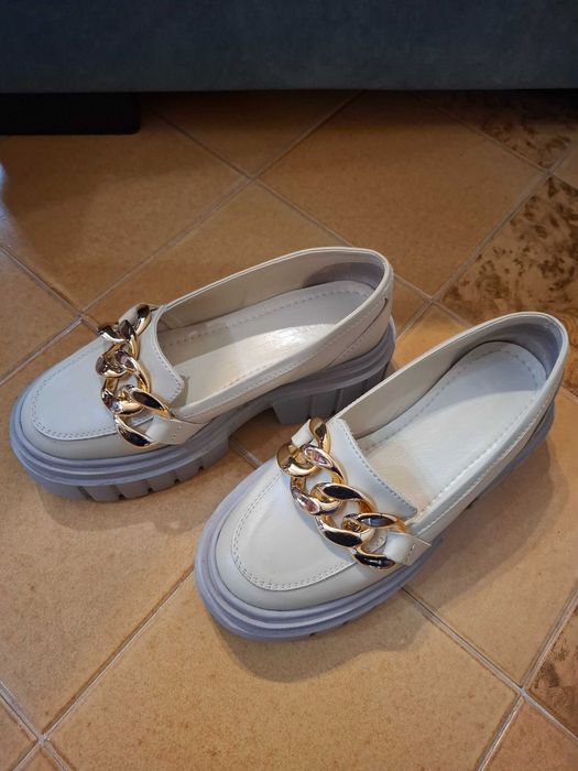 Обувки лоуфъри, естествена кожа номер 37 на фирма Мартини .,Чисто нови