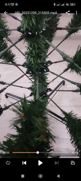 Елка с украшением