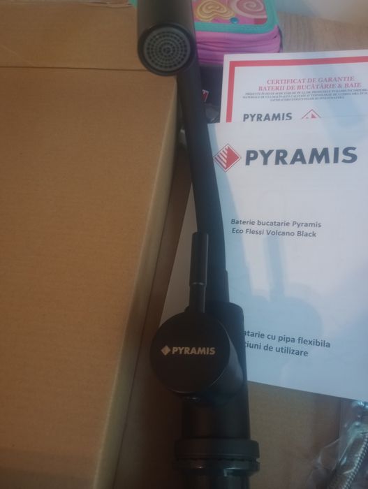 Vând Baterie bucătărie PYRAMIS Negru