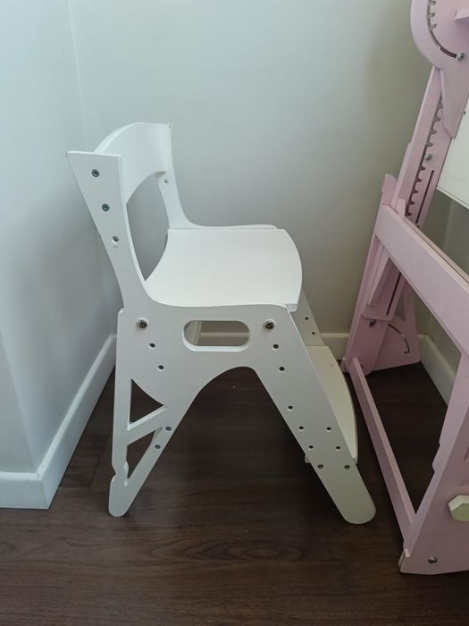 Продам растущий стол и стул