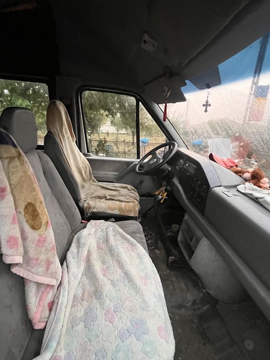Autoutilitara 7 locuri plus marfa de vanzare duba