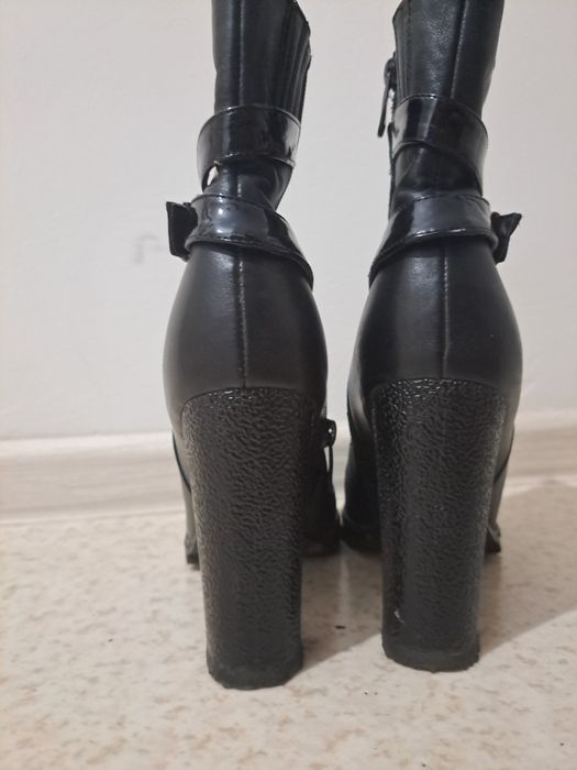 Демисезонные полусапожки