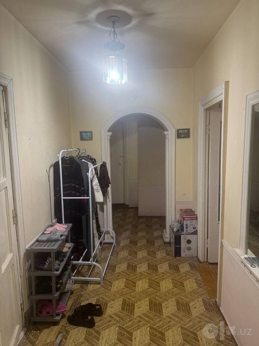 Дружба 2/2/9 Без Рмеонт Общ: 60кв.м Ор: Милий Бог Метро