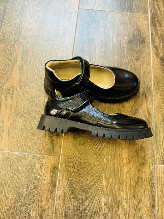 Туфли для девочки. Кожаные туфли. Школьные туфли