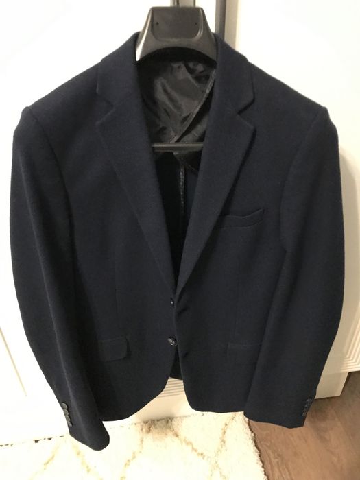 Продам костюмы, пиджаки