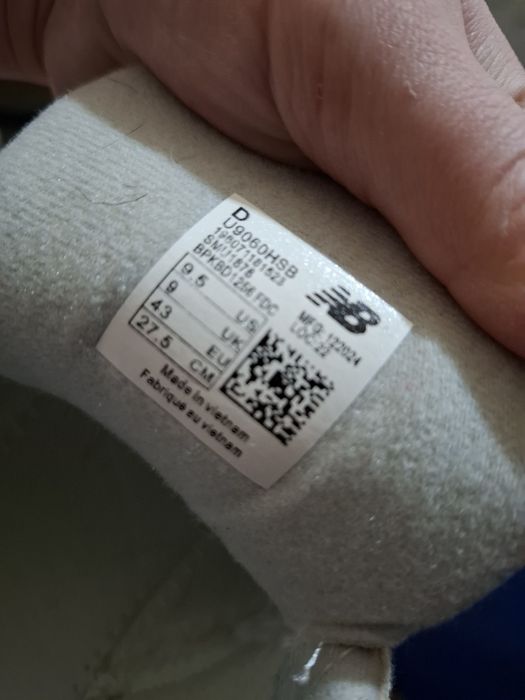 Продам мужские кроссовки 43 размер