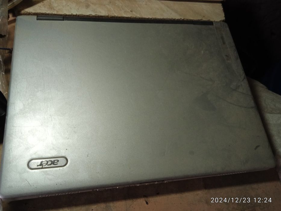 Noutbuk sotiladi japchast qip ishlataman degaanlarga kelshamz bemalol