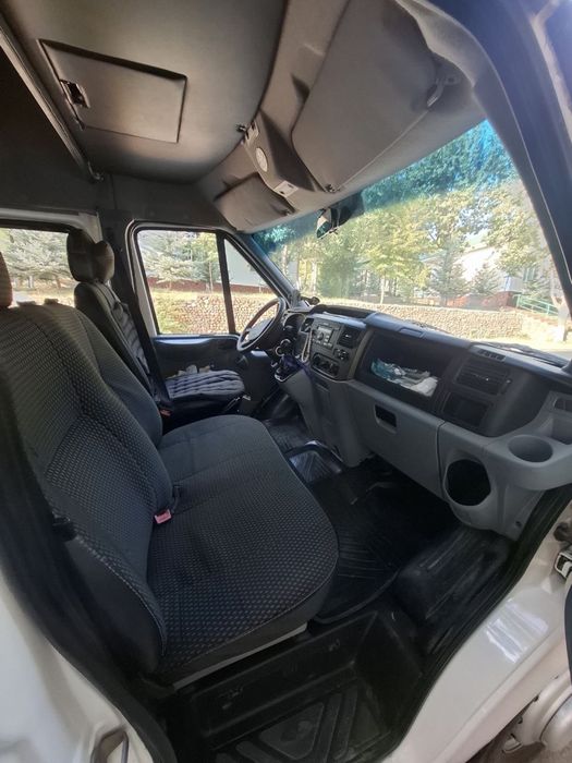 Ford Transit sotiladi.