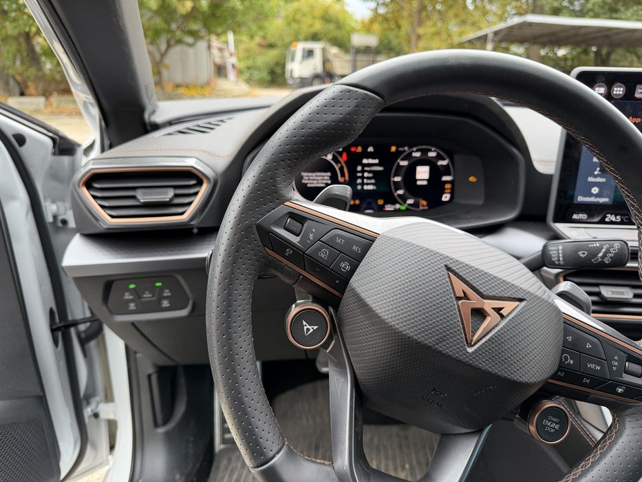 Seat Cupra Leon на части