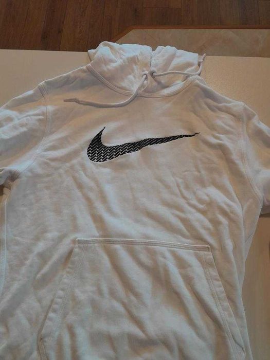 Суичър (hoodie) Nike с бродирано лого