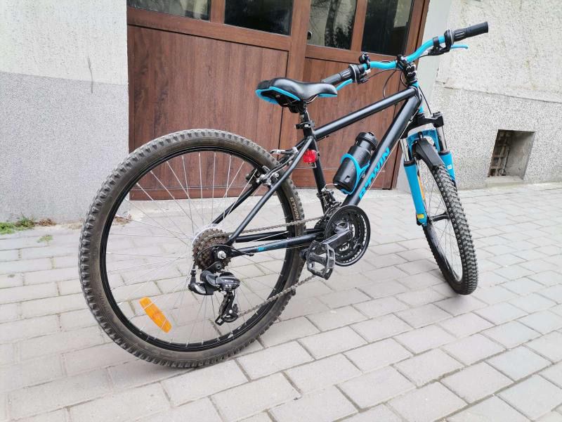 Колело b-twin черно-синьо