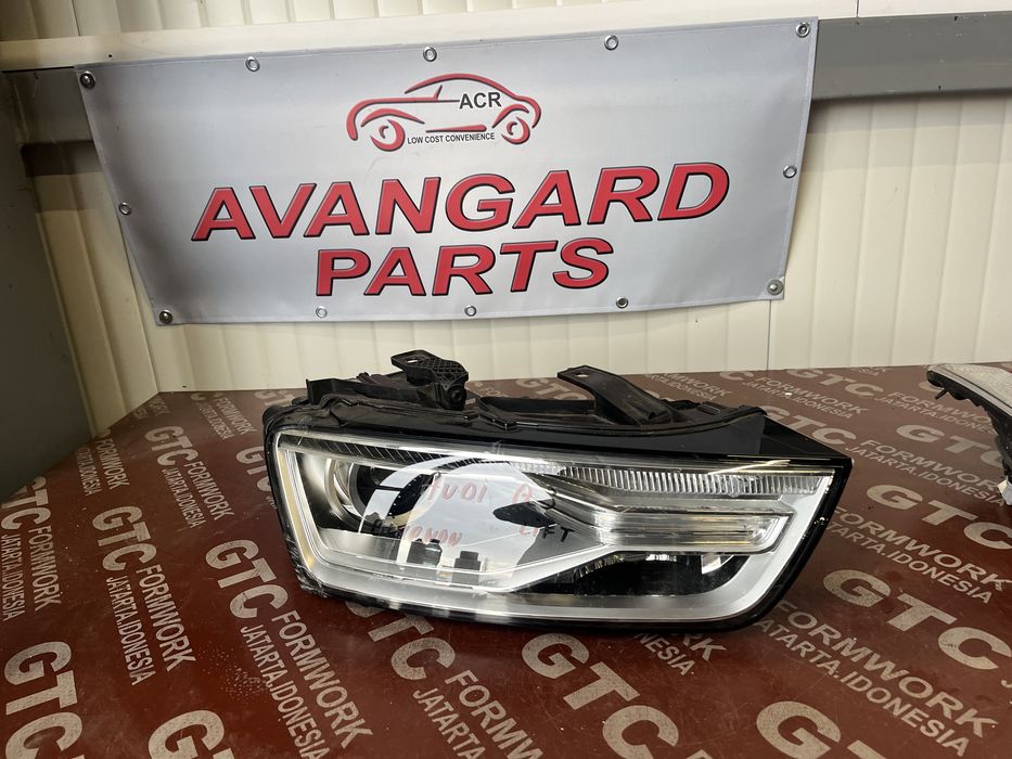 Фар Audi Q3 десен 2017-