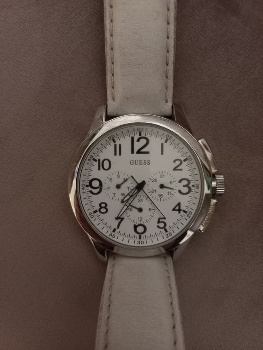 Vând ceas guess.