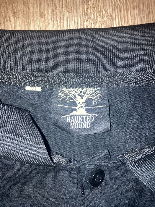 Haunted Mount polo red