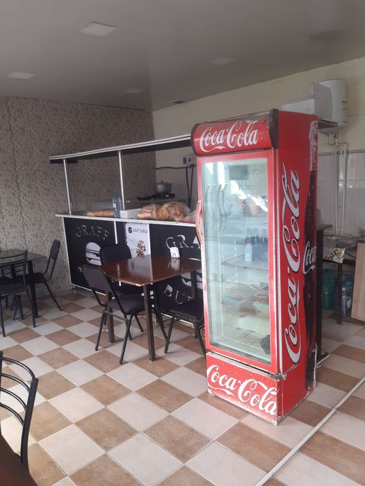 Kafe barcha jixozlari bilan 50 50 ishlatiladi