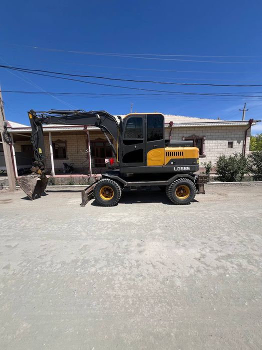 Ekskavator LG 685.