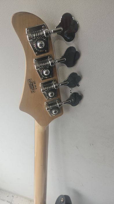 Електрическа бас китара