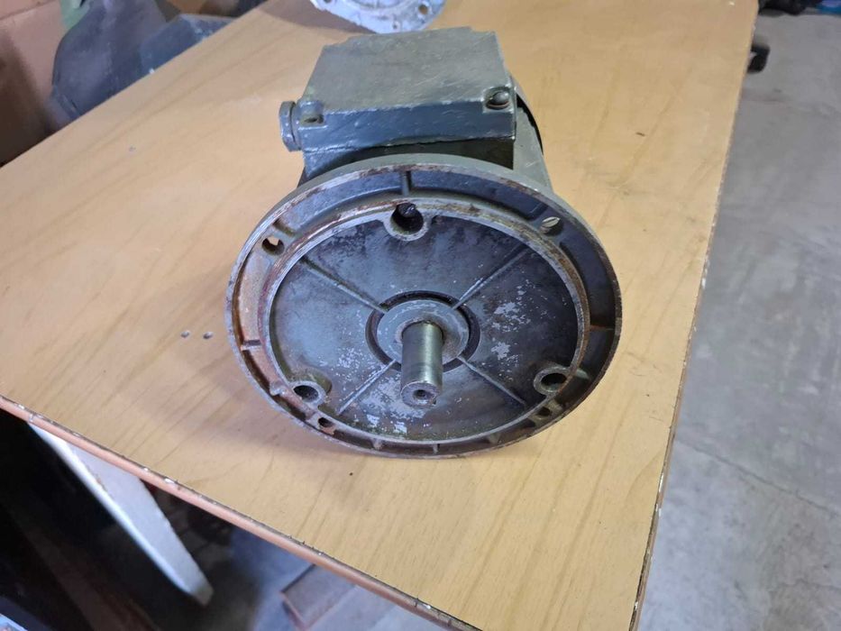 Электродвигатель 3 фазный