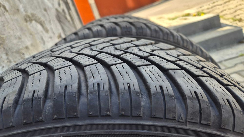 Автомобилни Гуми Falken  Eurowinter HS01  215/55/17 - Зимни