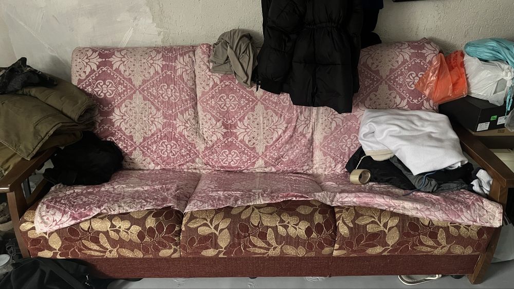 Продаю диван и два кресла