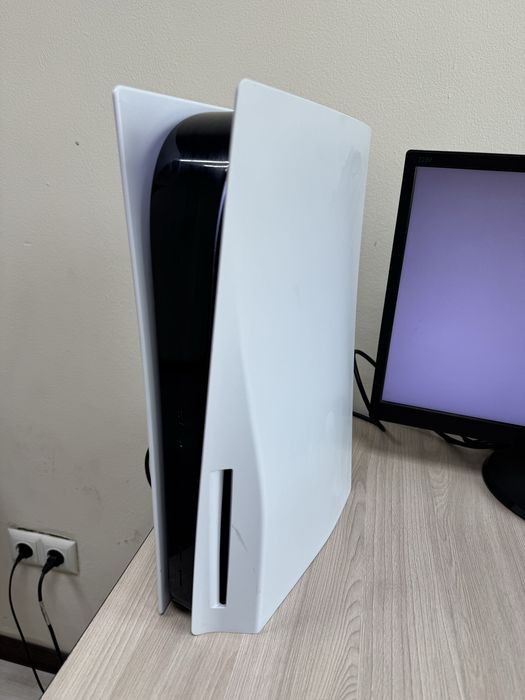 Продам PS 5 / ПС 5 с двумя джойстиками