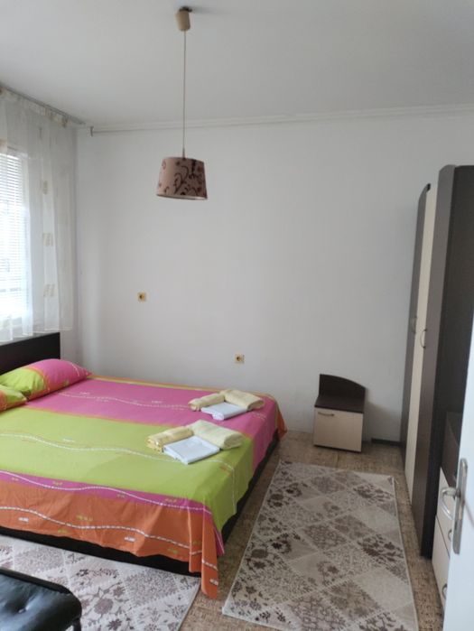 Давам апартамент двустаен под наем шести етаж  с гледка асансьор