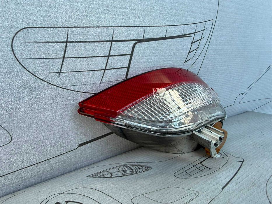 Stop Haion Dreapta Renault Captur 1 2015 / 2013-2020 / Cod OEM 265540003R (5C2)