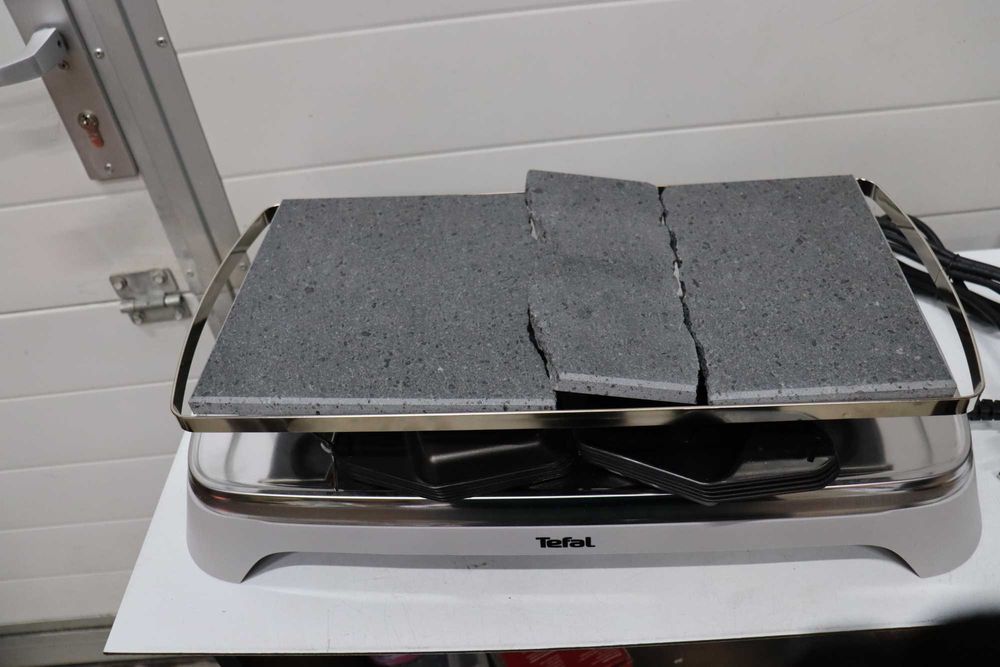 Tefal Raclette Grill Pierrade, 10 тигана, камък, 1350W, с ДЕФЕКТ