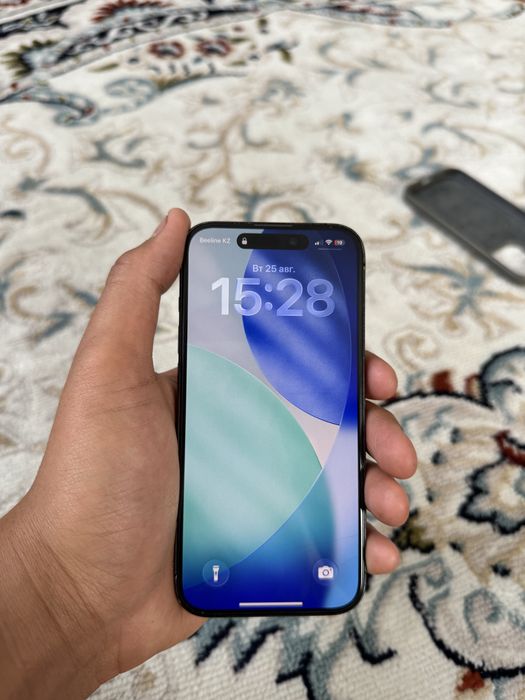 Продам IPhone 15 pro 256 gb