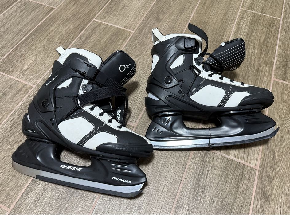 Patine gheață Powerslide Thunder marime 44. Nu fac schimburi.