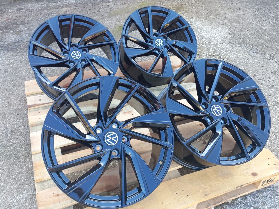 18"VW GTI GTD PIANO BLACK 8ж ет40 Golf Passat Touran Tiguan Seat