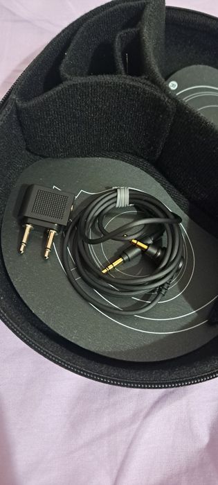 Sony WH-1000XM3 — безжични слушалки с активно шумопотискане (черни)