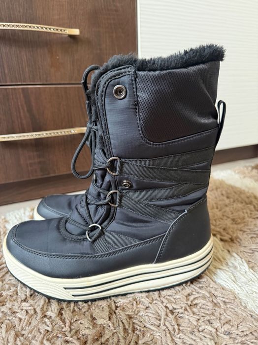 Априлски Wallmaxx