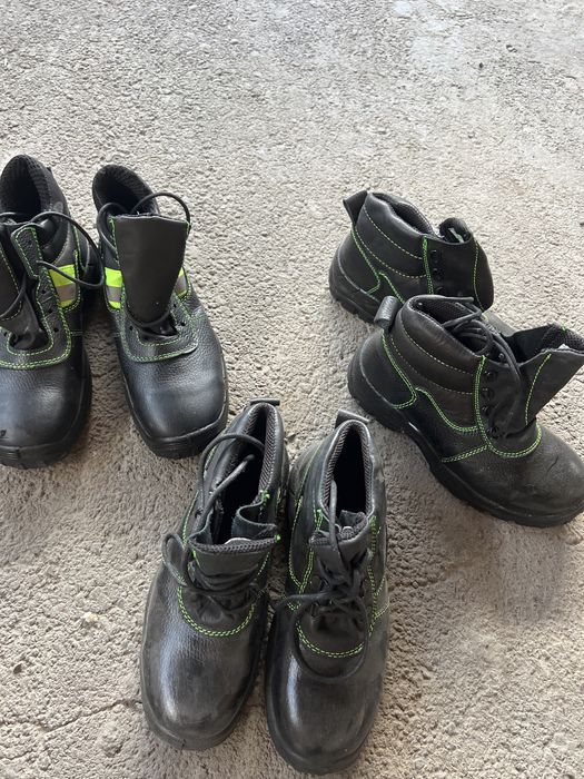 Спец обувь или рабочие ботинки срочно продам