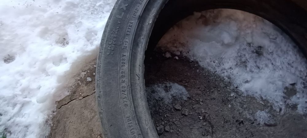 Один балон 275/40/22