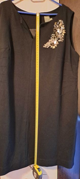 Rochie cu aplicații metalice