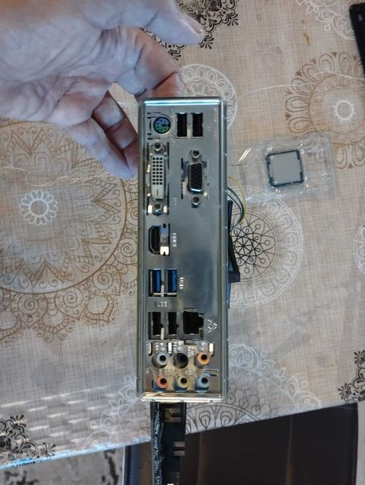 Kit Componente PC : Placa de baza GIGABYTE GA-B85M-D3H + Cpu I5 4690k