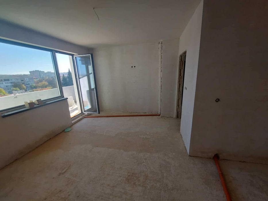 Продава се Двустаен апартамент в Търговище, Център - 70 кв.м за 1166 €/кв.м - Снимка #3