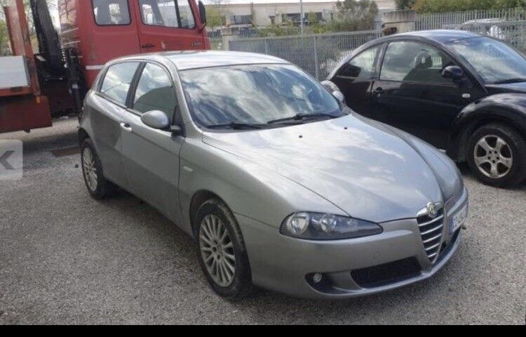 Кутия с предпазители за Alfa Romeo 147 1.9 M-Jet (2007) 51742420