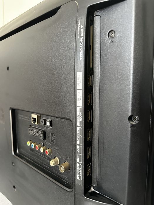 LG Smart TV 32" — YouTube, Wi-Fi