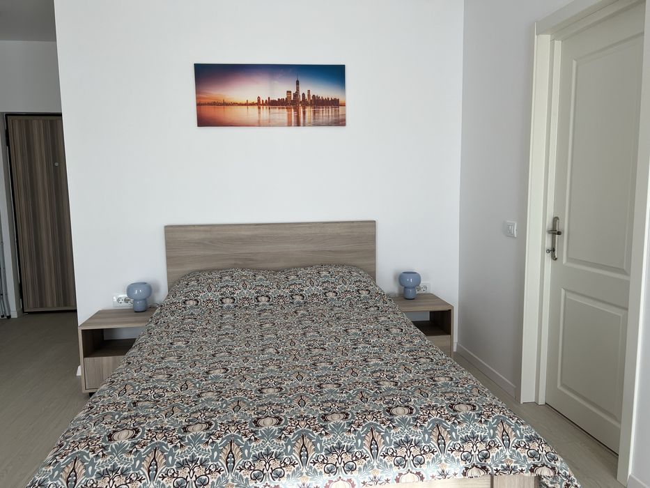 Inchiriez apartament cu o camera 43 m, geam la baie si bucatarie separata,loc de parcare sub bloc , zona linistita in bloc nou 2026