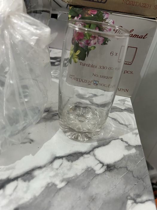 Продаются тарелки,кастрюли