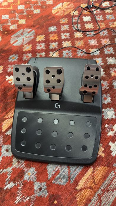 Игровой контроллер Logitech G923 + педали + driving force shifter