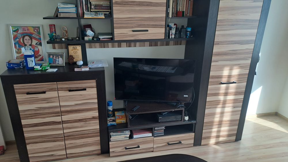 Обзавеждане хол секция холова масичка г образен диван