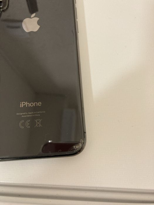 iPhone X 64GB / 98% battery health