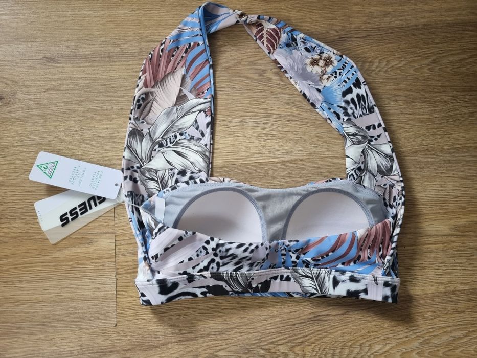 Чисто нов оригинален бански на Guess