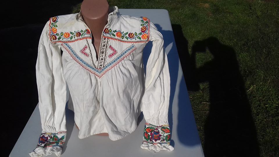 costum traditional popular natural. Nu chinazeri PENTRU CURIOSI