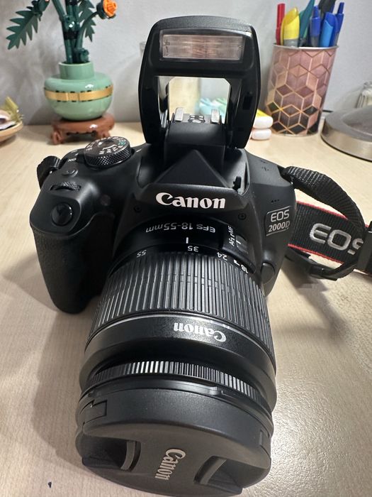 Aparat foto DSLR Canon EOS 2000D,24.1 MP, Negru + Obiectiv EF-S 18-55mm IS II