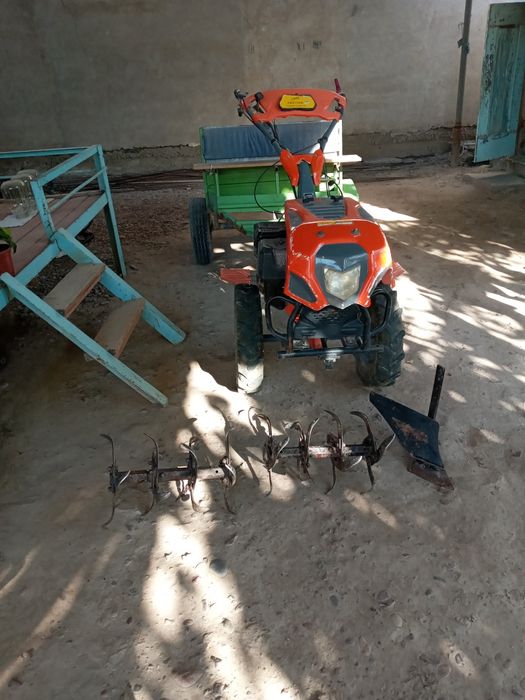 Срочно 13,5 сотих 8 хонали уй сотилади.