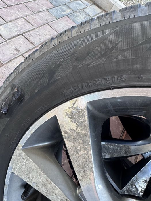 Диски Hyundai оригинал 4/100 R16
